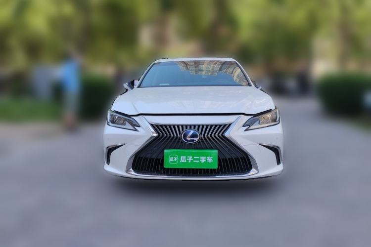 Used Lexus ES 2020 300h Premier Edition Front