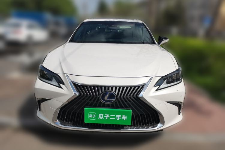 Used Lexus ES 2020 300h Premier Edition Front