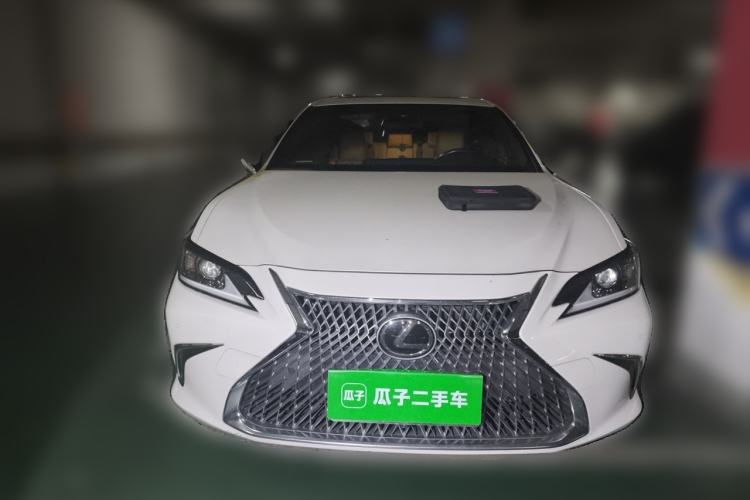 Used Lexus ES 2020 200 Luxury Edition Front