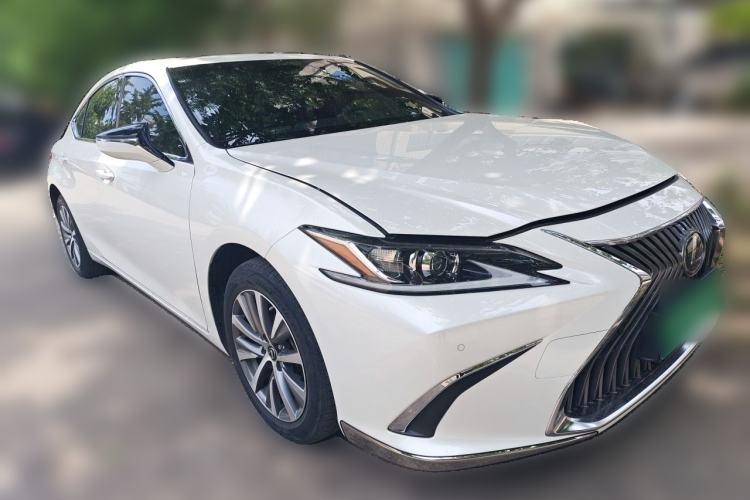 Used Lexus ES 2020 200 Excellence Edition Front Right 45 Deg