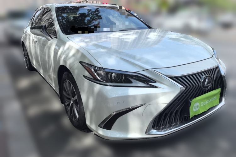 Used Lexus ES 2020 200 Excellence Edition Front Right 45 Deg