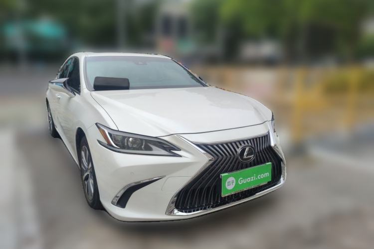 Used Lexus ES 2020 200 Excellence Edition Front Right 45 Deg
