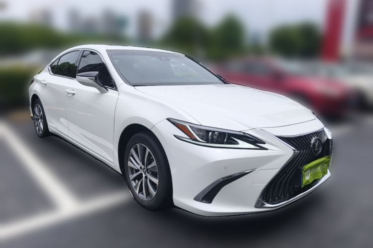 Used Lexus ES 2020 200 Excellence Edition Front Right 45 Deg