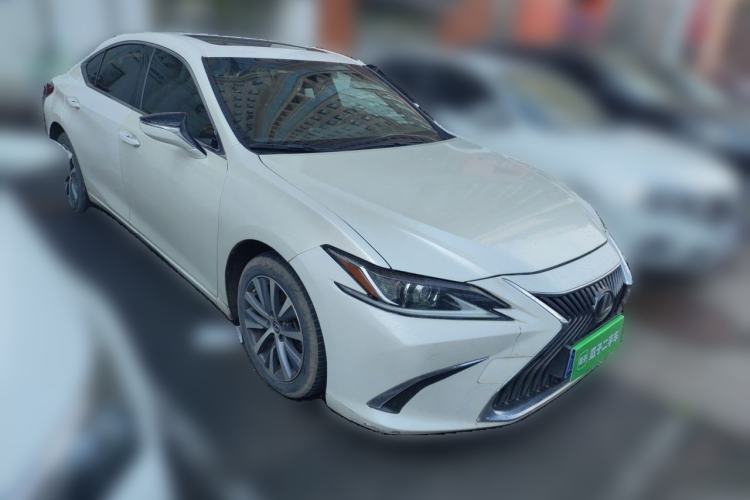 Used Lexus ES 2020 200 Excellence Edition Front Right 45 Deg