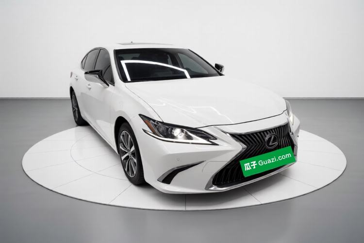 Used Lexus ES 2020 200 Excellence Edition Front Right 45 Deg