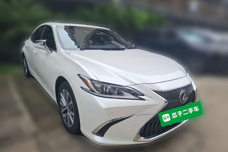 Used Lexus ES 2020 200 Excellence Edition Front Right 45 Deg