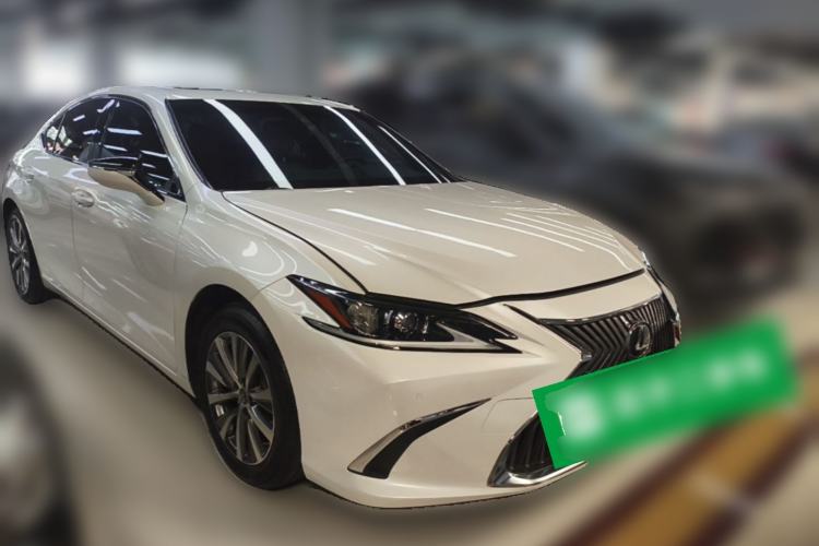 Used Lexus ES 2020 200 Excellence Edition Front Right 45 Deg