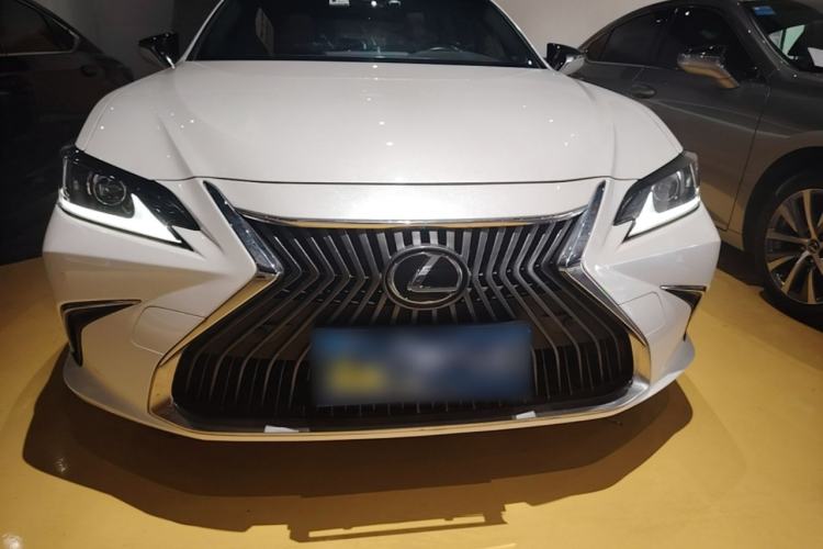 Used Lexus ES 2020 260 Excellence Edition Front