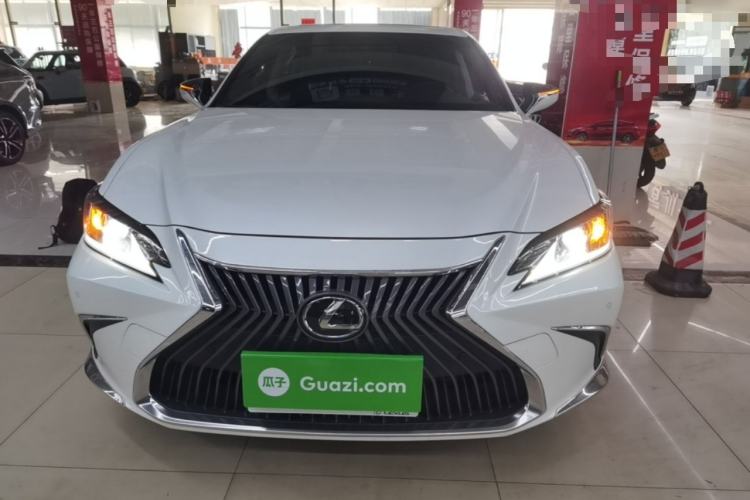 Used Lexus ES 2020 200 Luxury Edition Front
