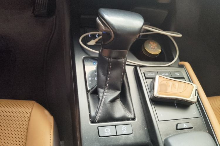 Used Lexus ES 2020 200 Excellence Edition Gear Lever