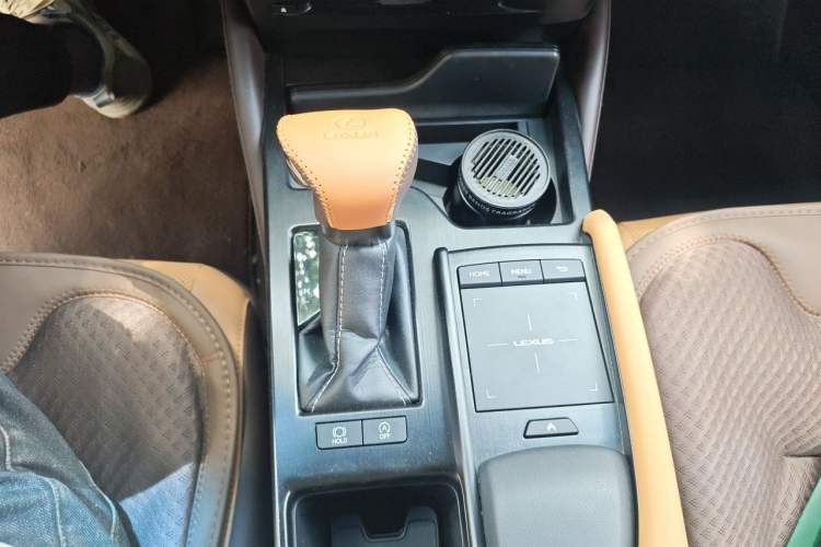 Used Lexus ES 2020 200 Excellence Edition Gear Lever