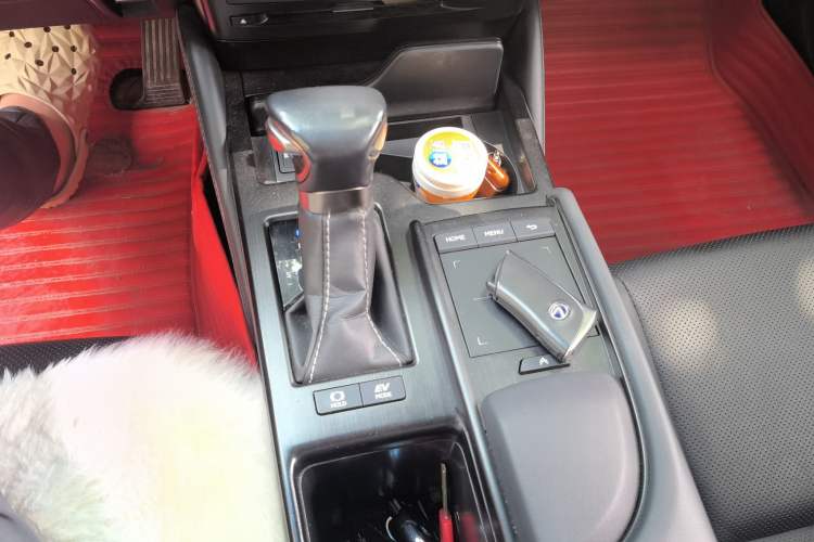 Used Lexus ES 2020 300h Premier Edition Gear Lever
