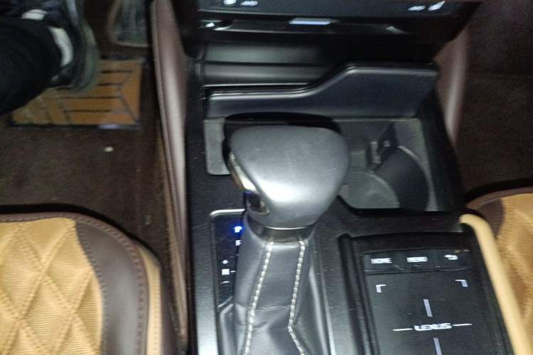 Used Lexus ES 2020 200 Excellence Edition Gear Lever