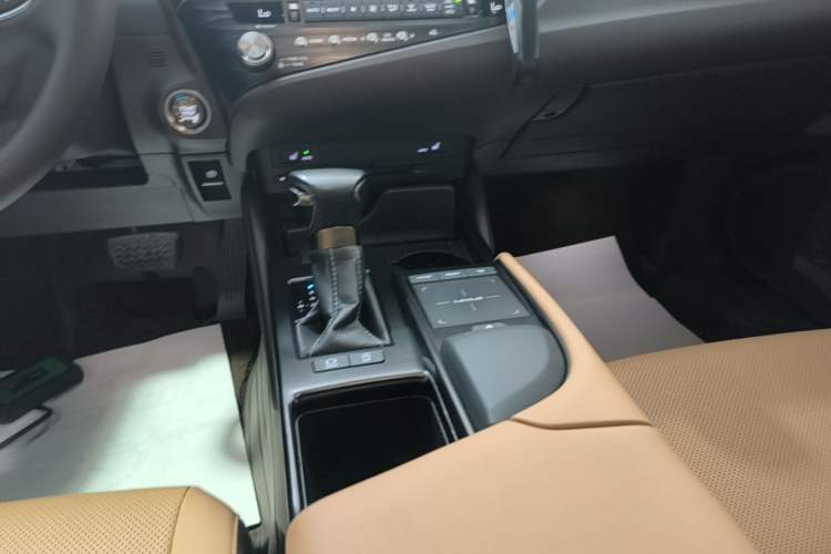 Used Lexus ES 2020 200 Excellence Edition Gear Lever
