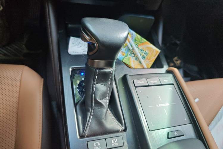 Used Lexus ES 2020 300h Premier Edition Gear Lever