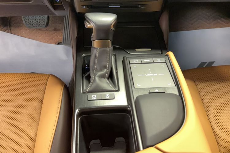 Used Lexus ES 2020 200 Excellence Edition Gear Lever