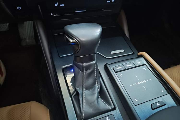 Used Lexus ES 2020 200 Excellence Edition Gear Lever