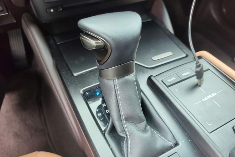 Used Lexus ES 2020 200 Excellence Edition Gear Lever
