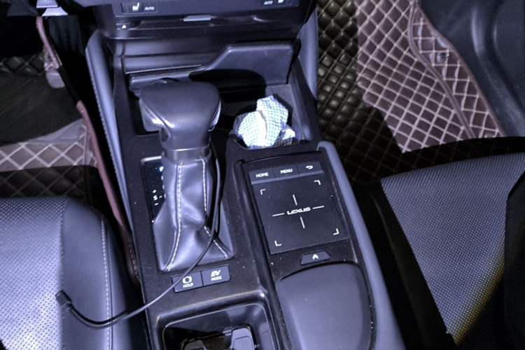 Used Lexus ES  Gear Lever