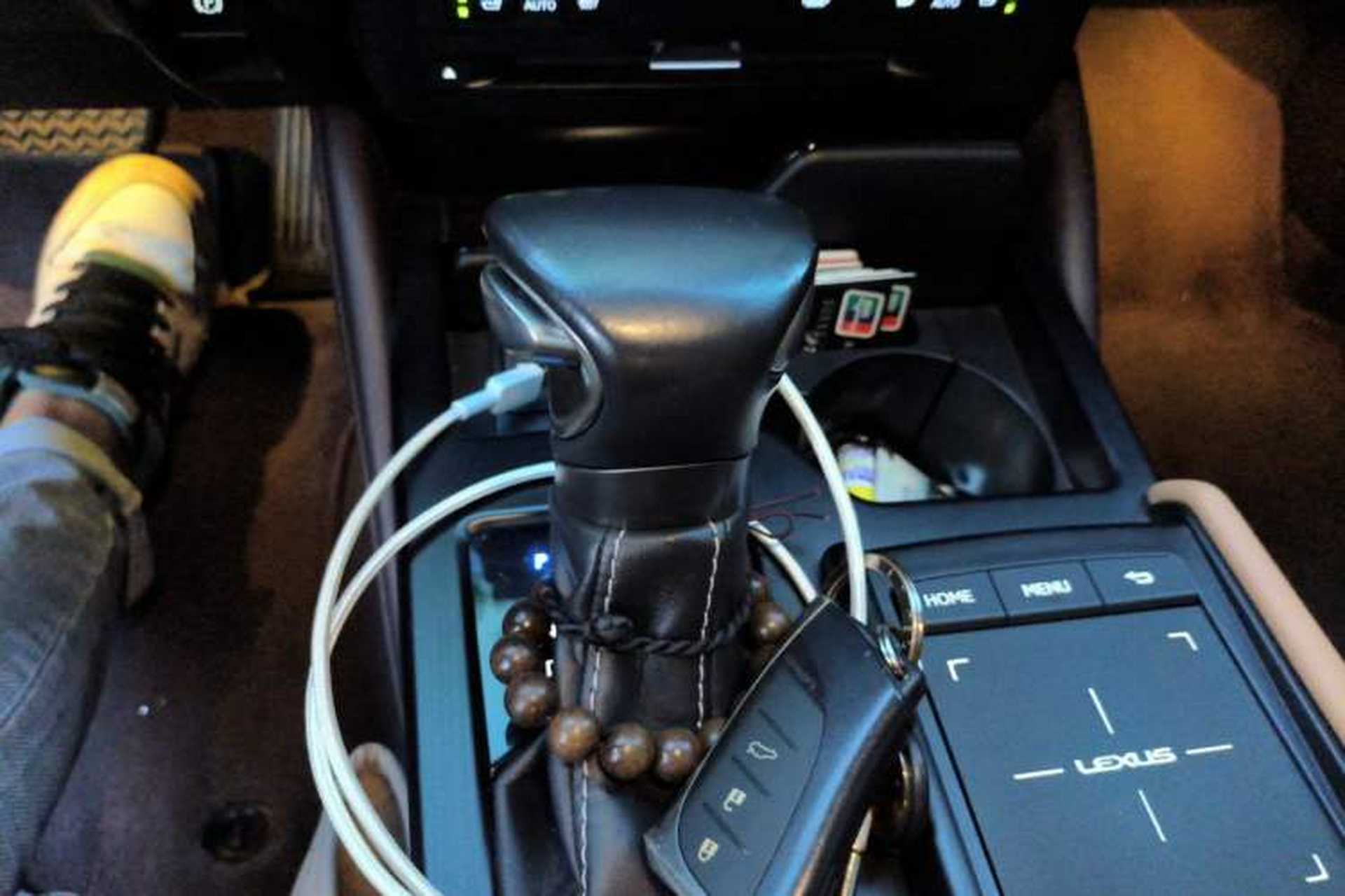 Used Lexus ES 2020 300h Premium Edition Gear Lever