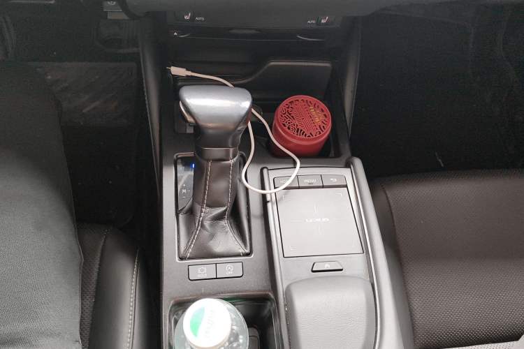 Used Lexus ES 2020 200 Excellence Edition Gear Lever