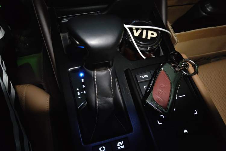 Used Lexus ES 2020 300h Premier Edition Gear Lever