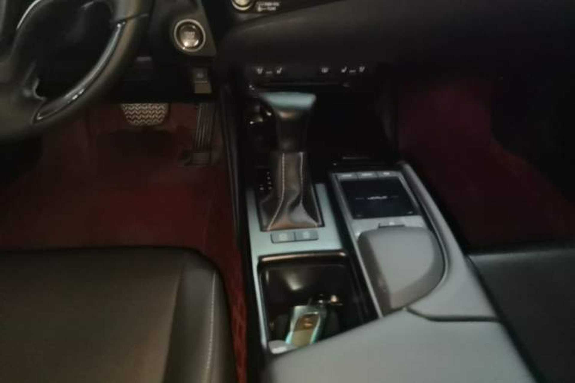 Used Lexus ES 2020 200 Luxury Edition Gear Lever