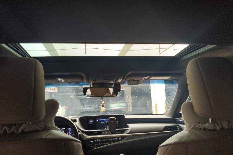Used Lexus ES 2020 200 Excellence Edition Headliner