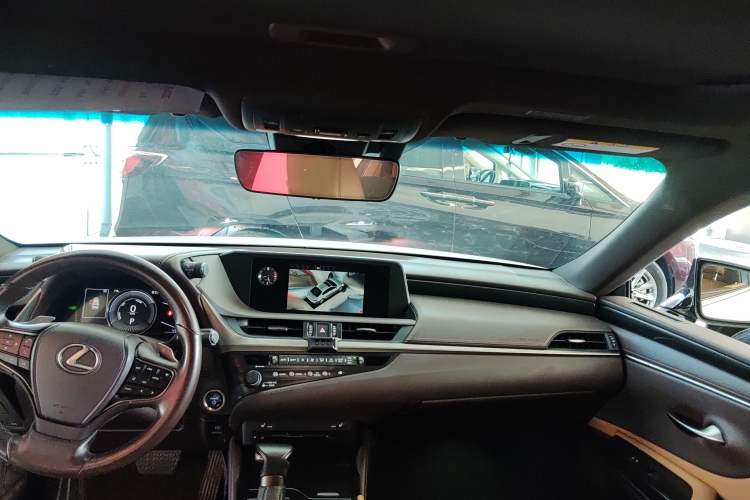 Used Lexus ES 2020 300h Premier Edition Headliner