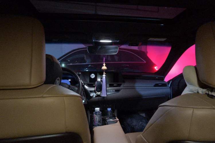 Used Lexus ES 2020 200 Luxury Edition Headliner