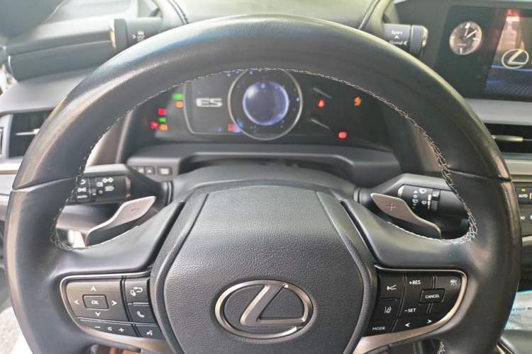 Used Lexus ES 2020 300h Premier Edition Instrument Cluster