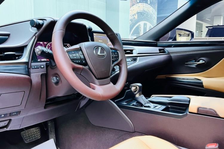 Used Lexus ES 2020 200 Excellence Edition Interior 1