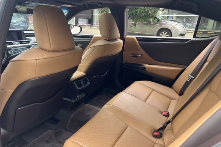 Used Lexus ES 2020 200 Excellence Edition Interior 2