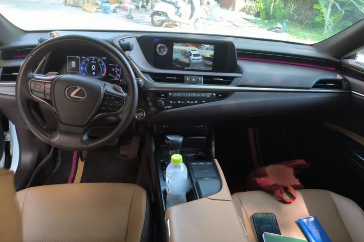 Used Lexus ES 2020 200 Excellence Edition Interior 2