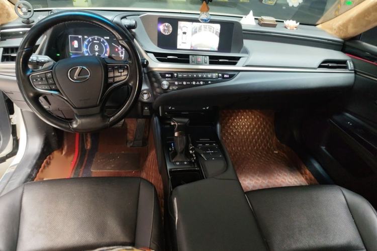 Used Lexus ES 2020 200 Excellence Edition Interior 2