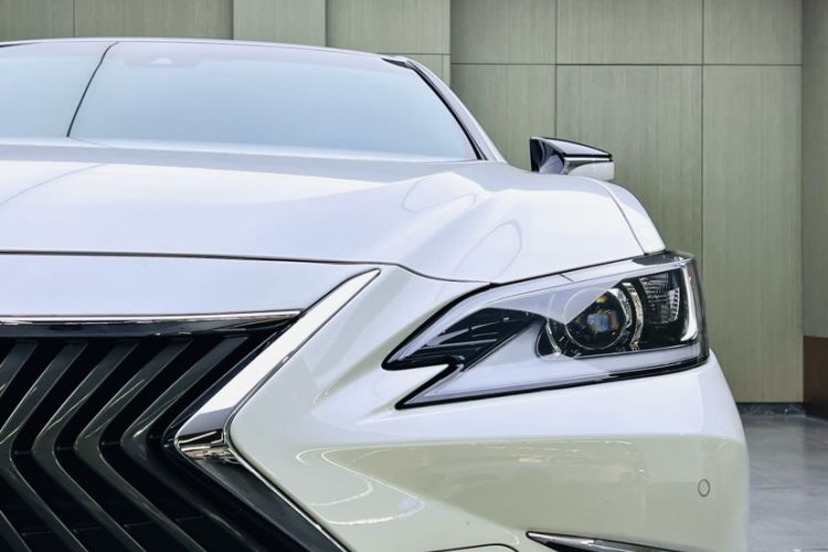 Used Lexus ES 2020 200 Excellence Edition Interior 2