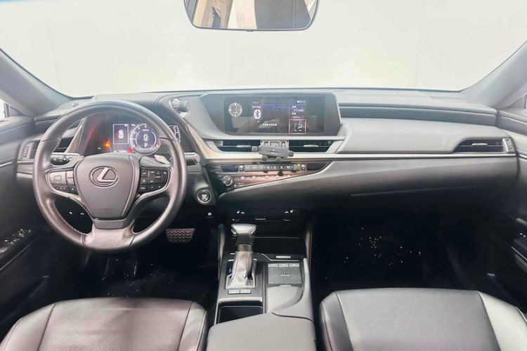Used Lexus ES 2020 200 Excellence Edition Interior 2