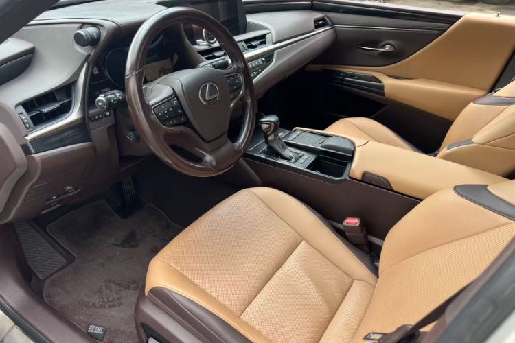 Used Lexus ES 2020 200 Excellence Edition Interior 3