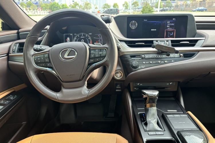 Used Lexus ES 2020 260 Excellence Edition Interior 3