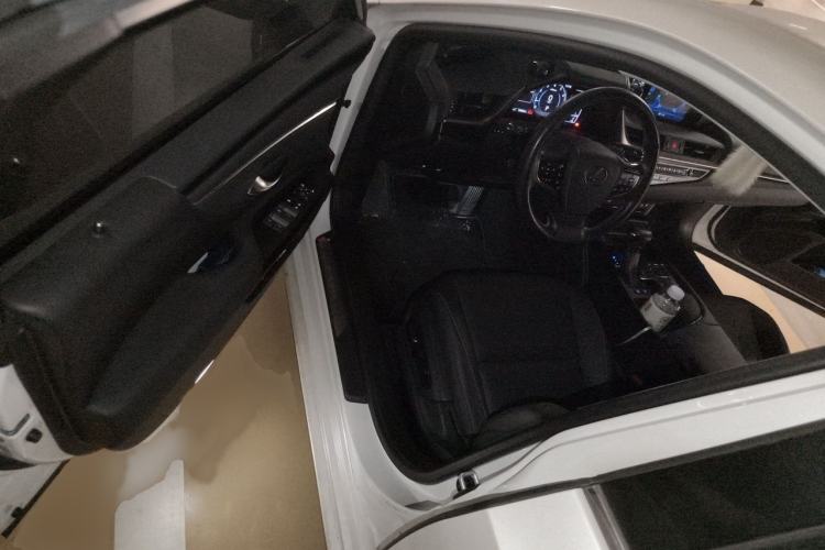 Used Lexus ES 2020 200 Excellence Edition Interior 3