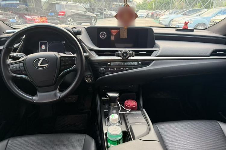 Used Lexus ES 2020 200 Excellence Edition Interior 3