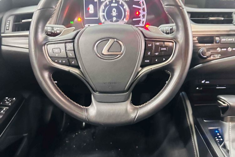 Used Lexus ES 2020 200 Excellence Edition Interior 3