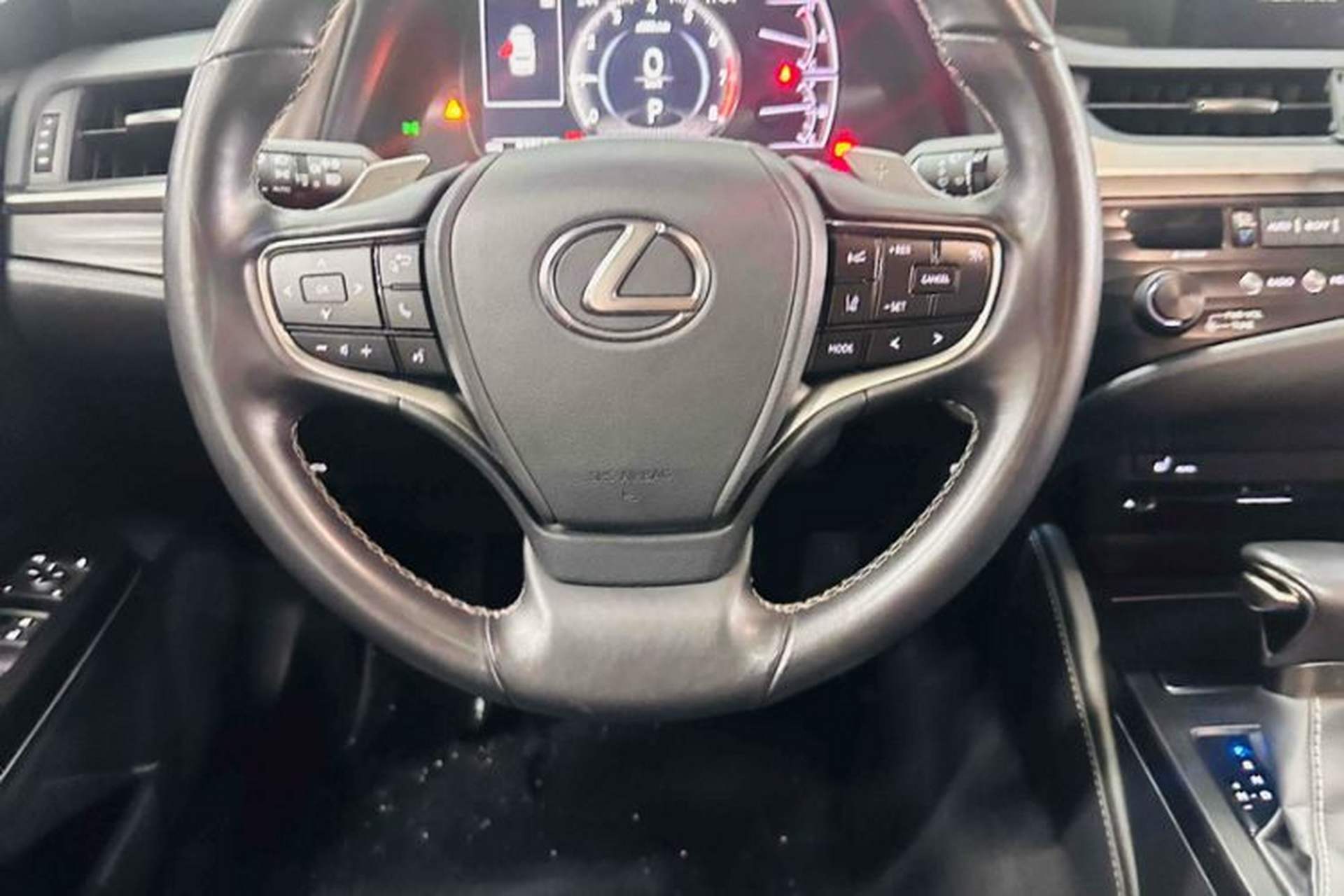 Used Lexus ES 2020 200 Excellence Edition Interior 3