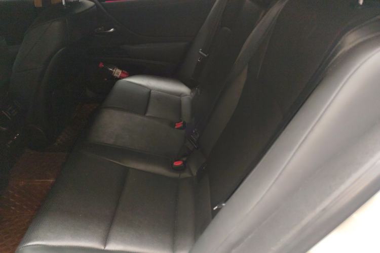 Used Lexus ES 2020 200 Excellence Edition Interior 4