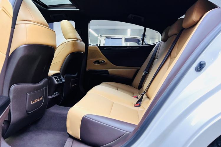 Used Lexus ES 2020 200 Excellence Edition Interior 5