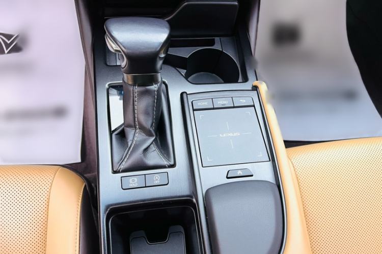 Used Lexus ES 2020 200 Excellence Edition Interior 6