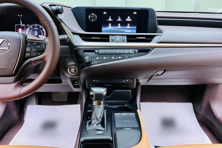 Used Lexus ES 2020 200 Excellence Edition Interior 7