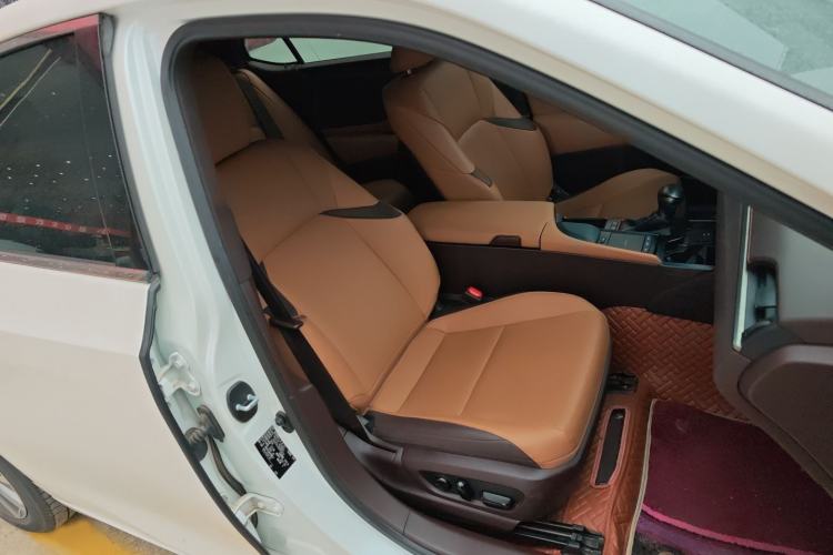 Used Lexus ES 2020 200 Excellence Edition Interior 8