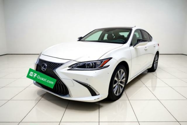 Used Lexus ES 2020 300h Premier Edition