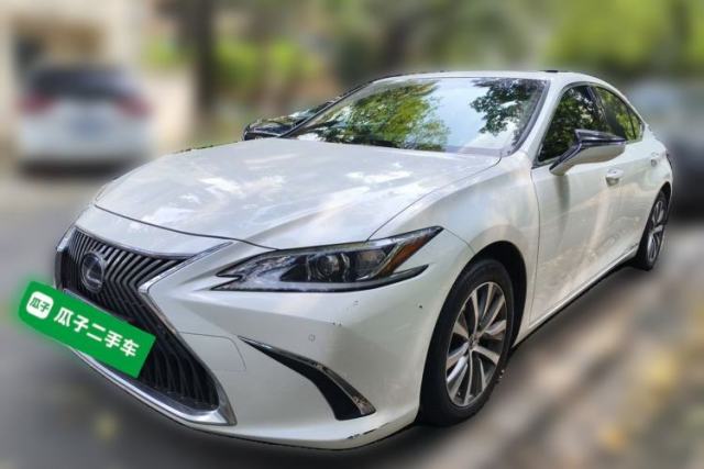 Used Lexus ES 2020 300h Premier Edition